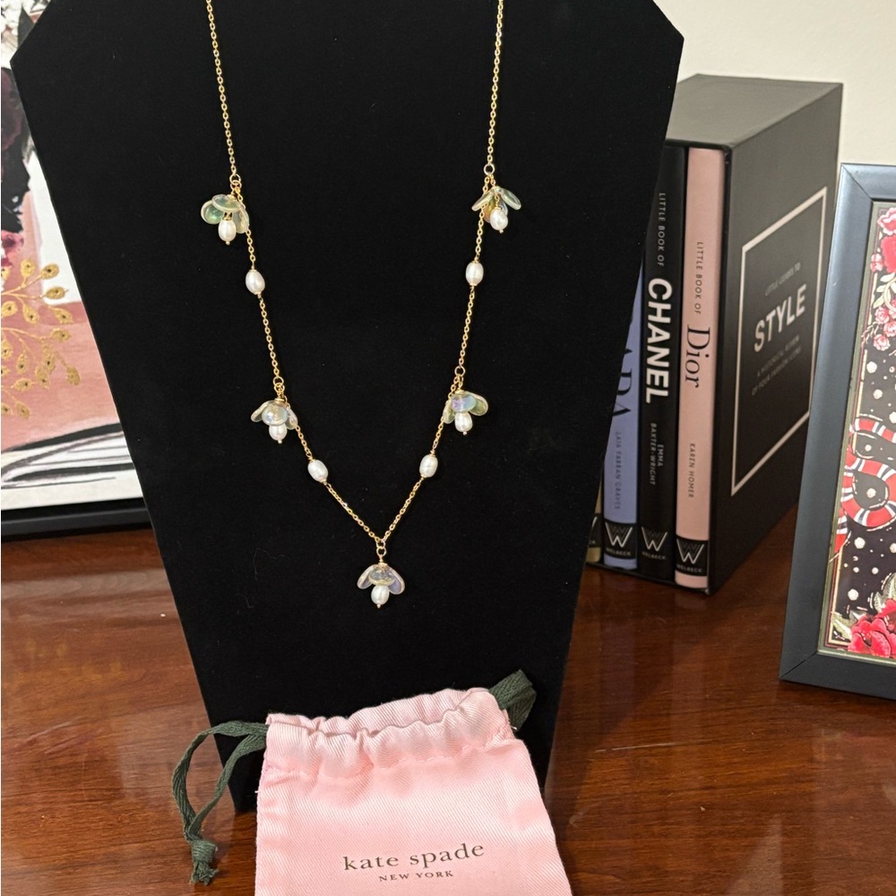 KATE SPADE - Painted Pearl Scatter Necklace. NWT - Picture 6 of 7
